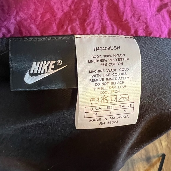 VNTG 90s Nike Windbreaker - Picture 6 of 8